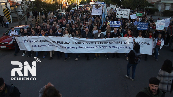 Cobertura RN: Marcha Federal en Defensa de la Educación Publica en Bahía Blanca.