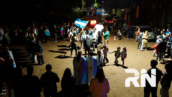 Así festejó PehuenCo el triunfo de Argentina ante Inglaterra.